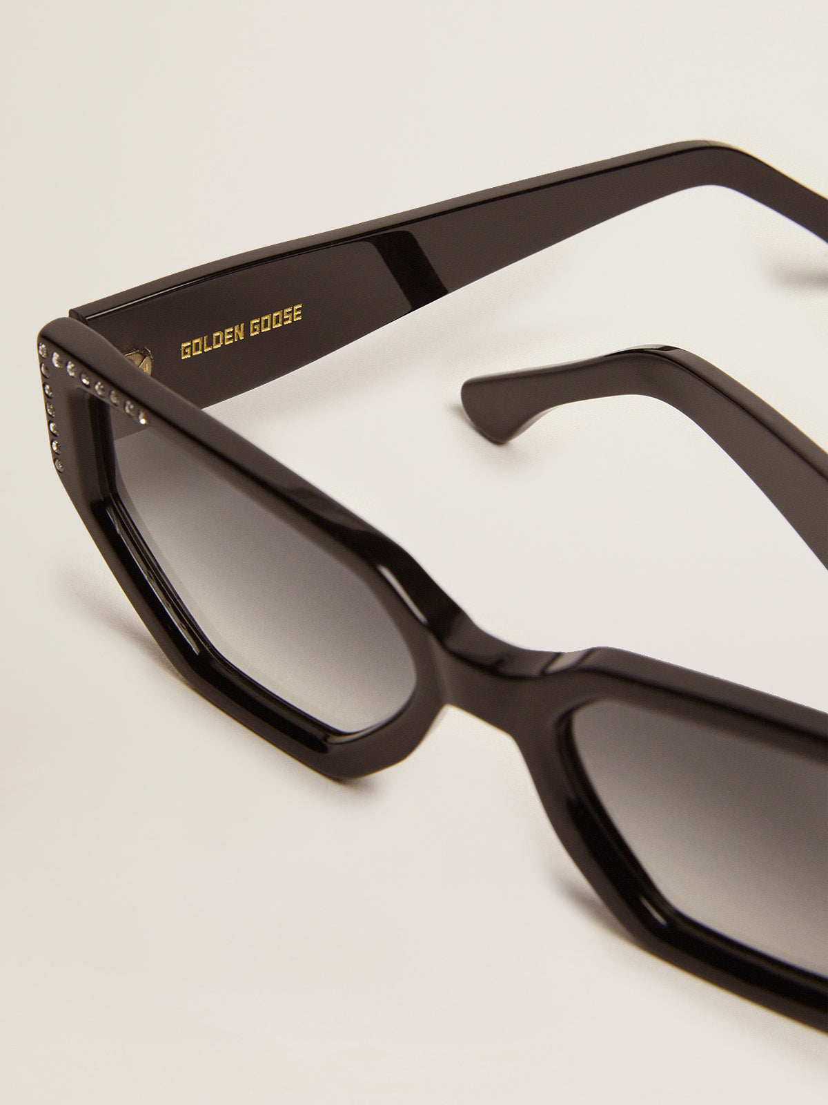 Sunglasses rectangular model with black frame and crystals| Golden Goose