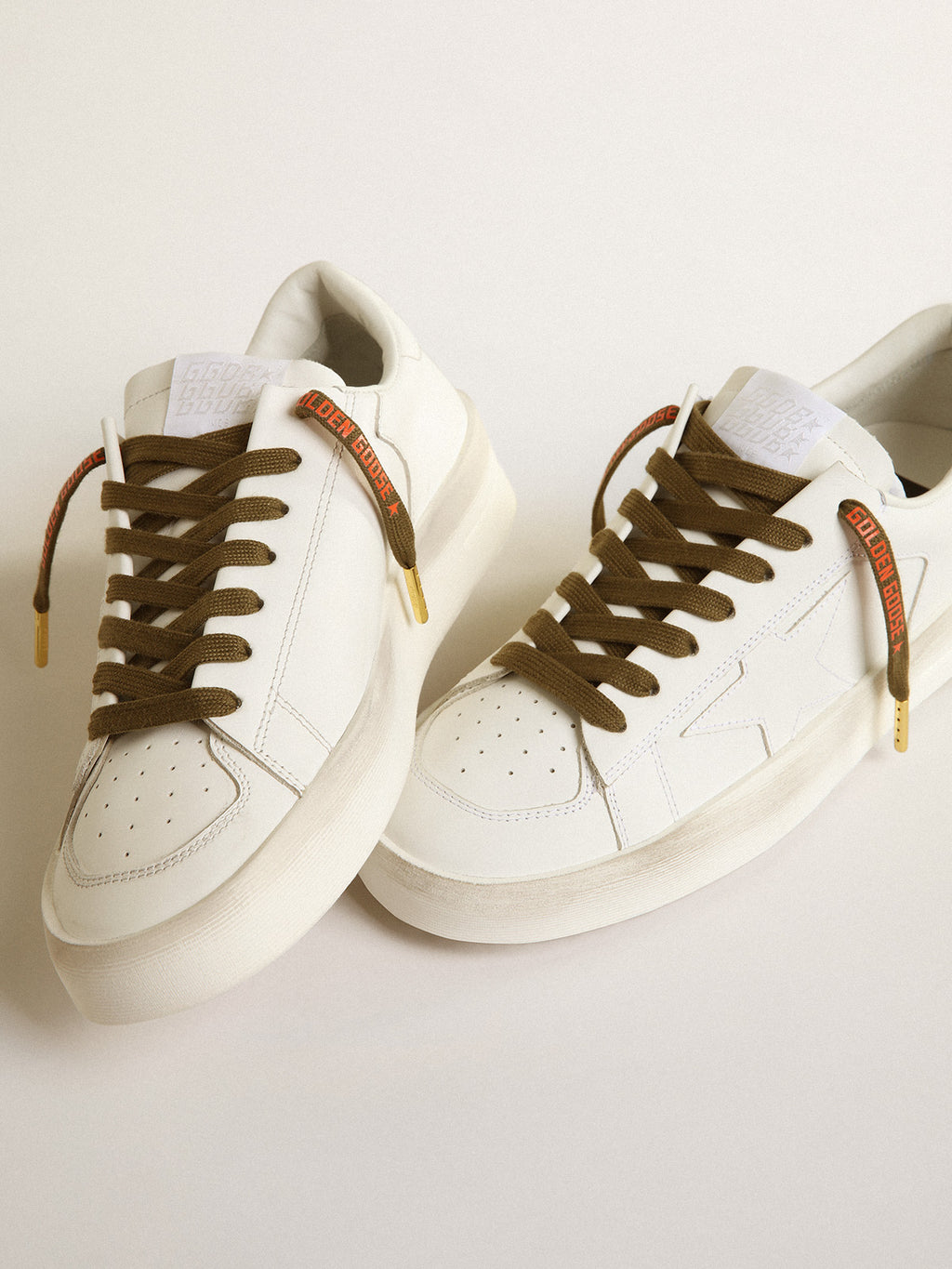 Military-green cotton laces with contrasting orange logo| Golden Goose