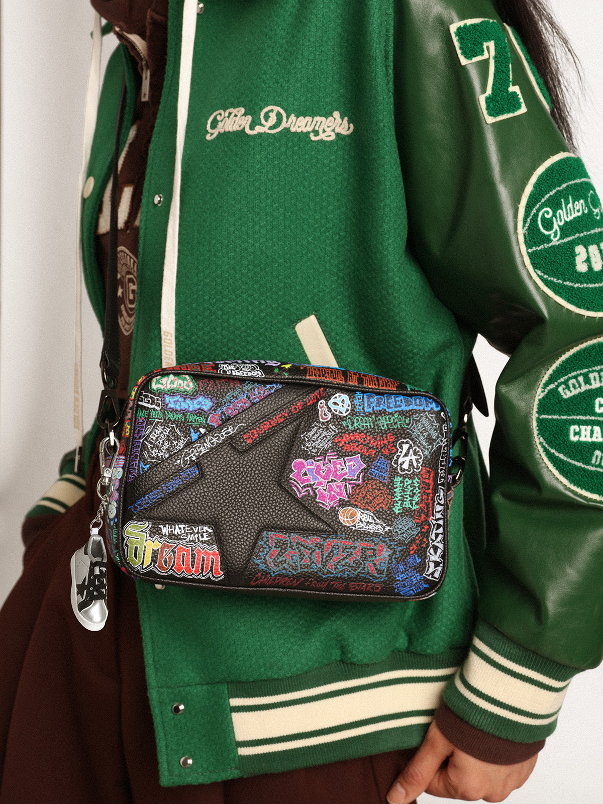Women's Star Bag in black hammered leather with multicolor print| Golden Goose