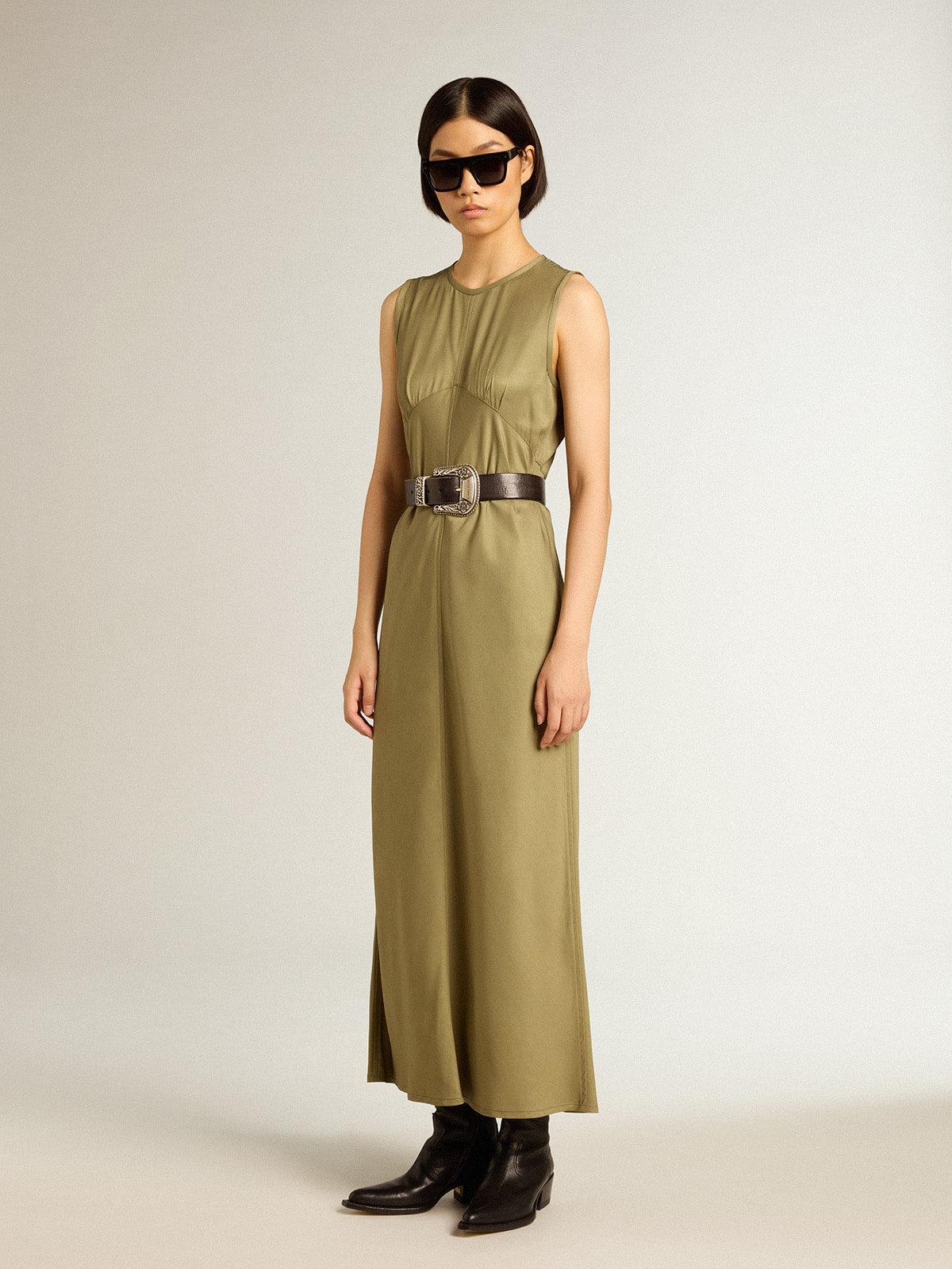 Olive-colored women's midi dress with zip fastening on the back