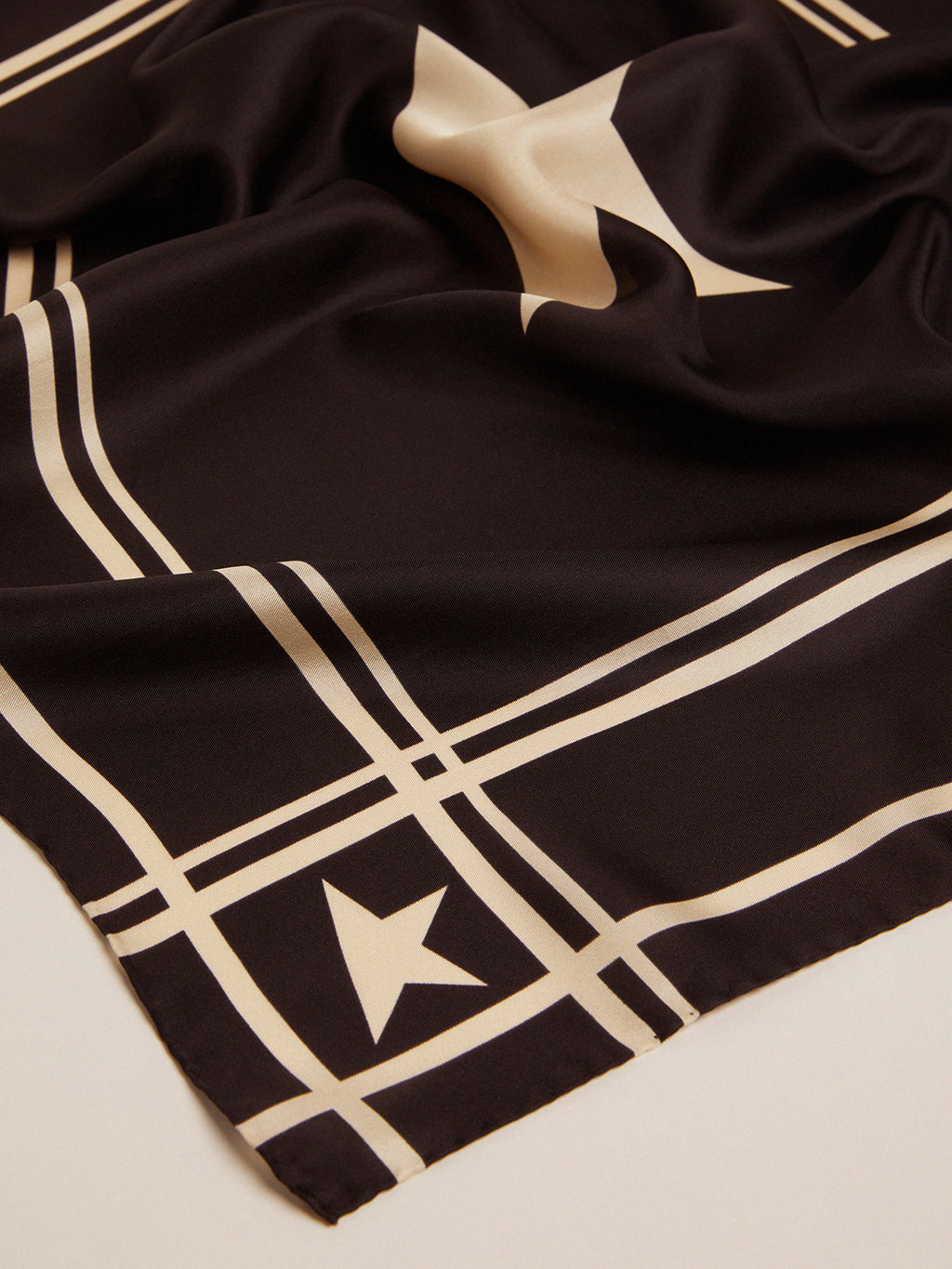 Black foulard with contrasting white stripes and stars| Golden Goose