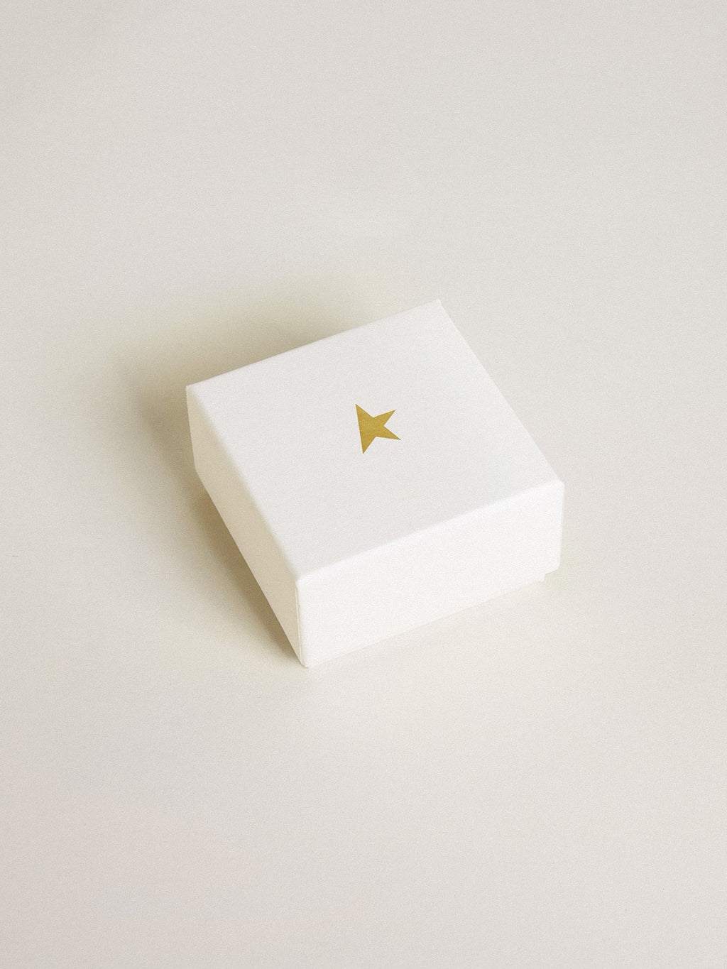 Letter J charm in gold-colored brass with crystals| Golden Goose