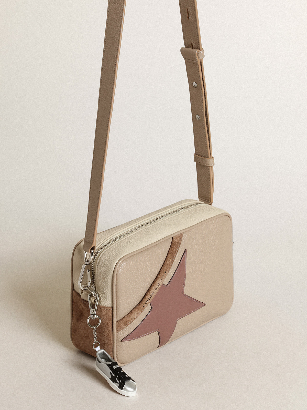 Women's Star Bag large in off-white hammered leather| Golden Goose