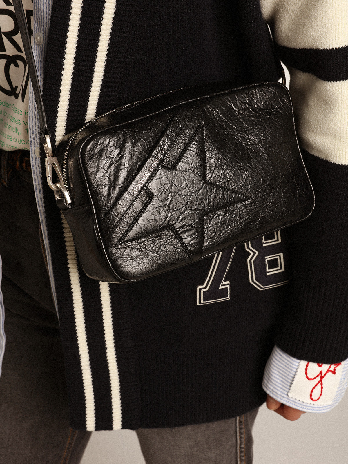 Women's Star Bag in glossy black leather with tone-on-tone star| Golden Goose