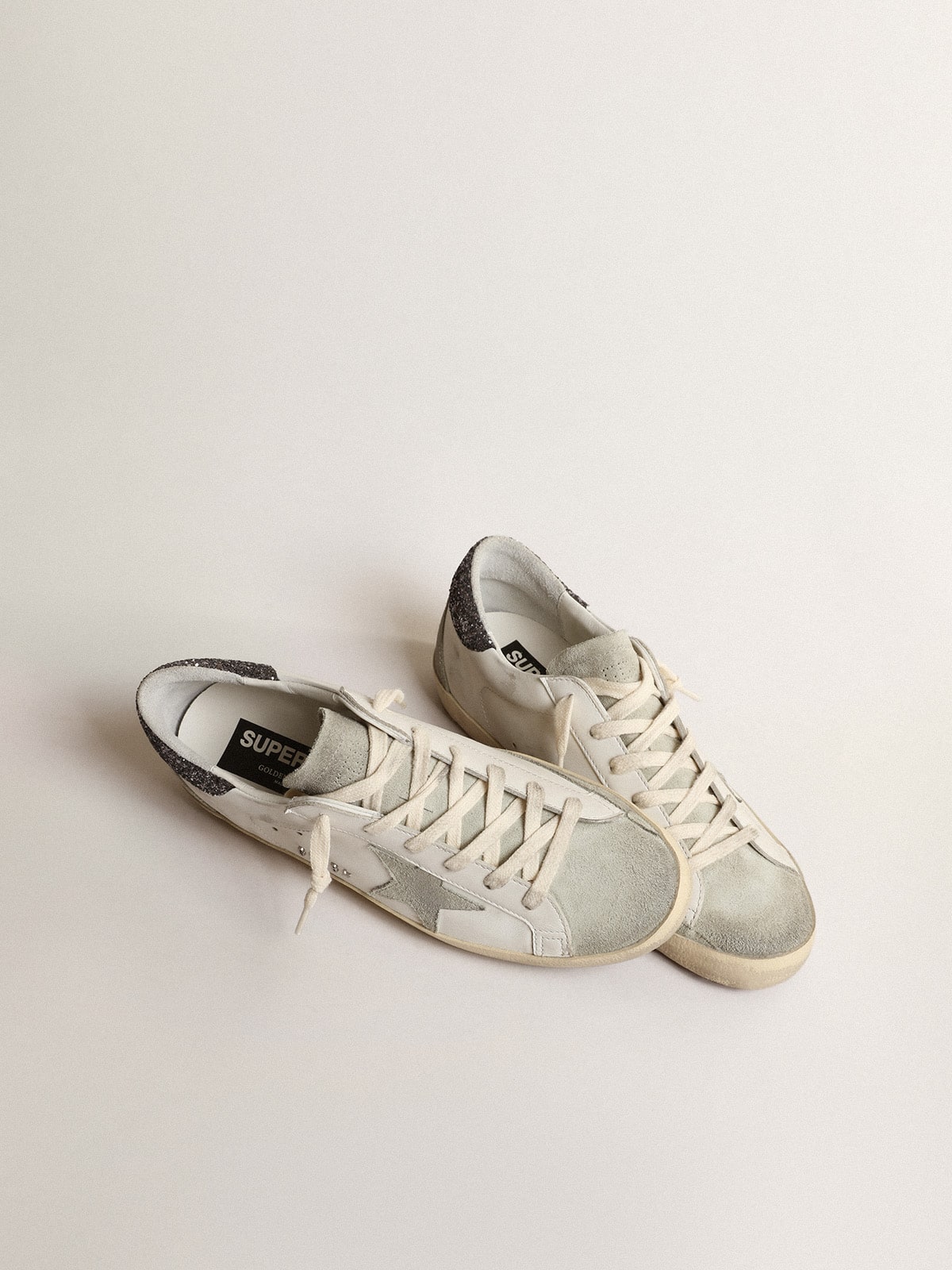 Women's Super-Star with gray star and dark gray glitter heel tab| Golden Goose