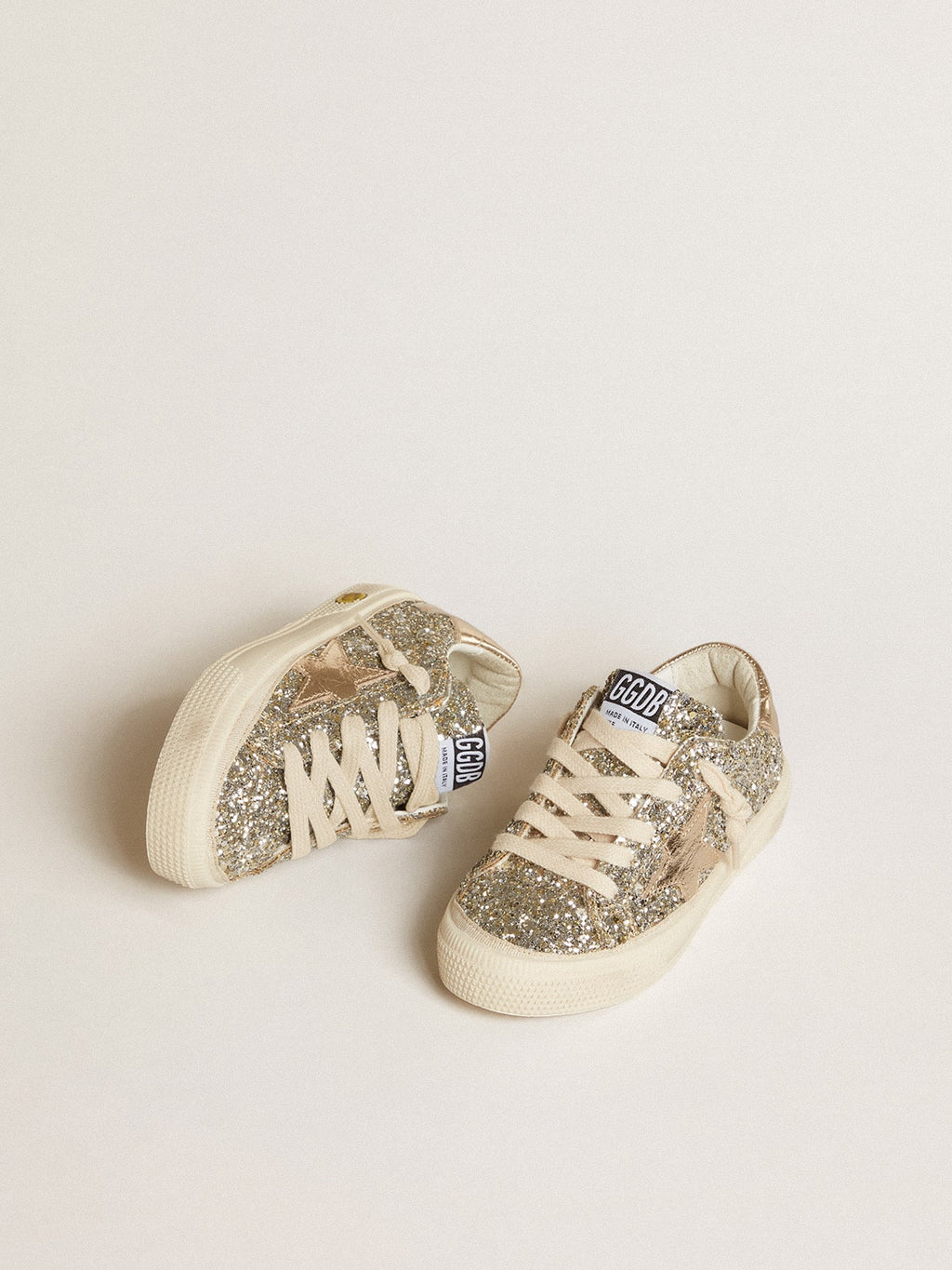 May Junior in platinum glitter with metallic leather star and heel tab| Golden Goose
