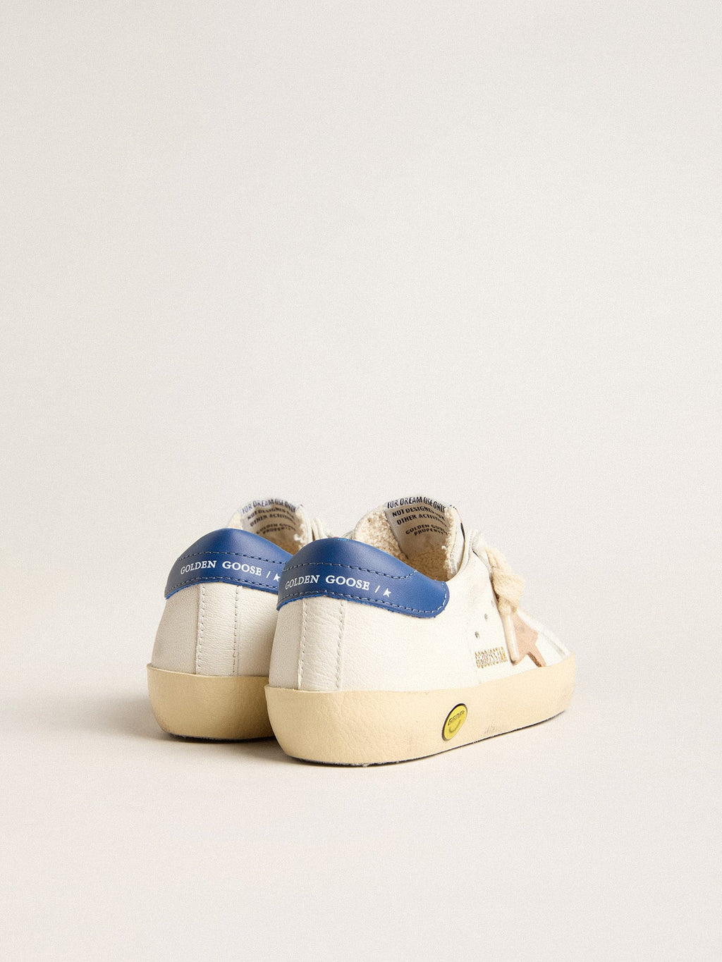Young Super-Star in nappa leather with a beige star and blue heel tab| Golden Goose