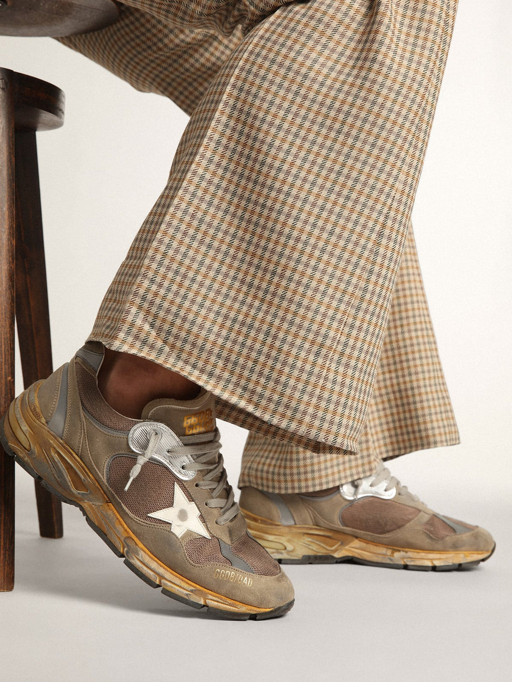 Women's Dad-Star in dove gray mesh and suede| Golden Goose