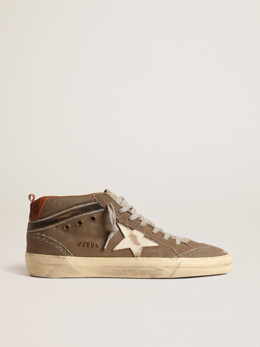 Mid Star in green canvas with leather star and black flash| Golden Goose