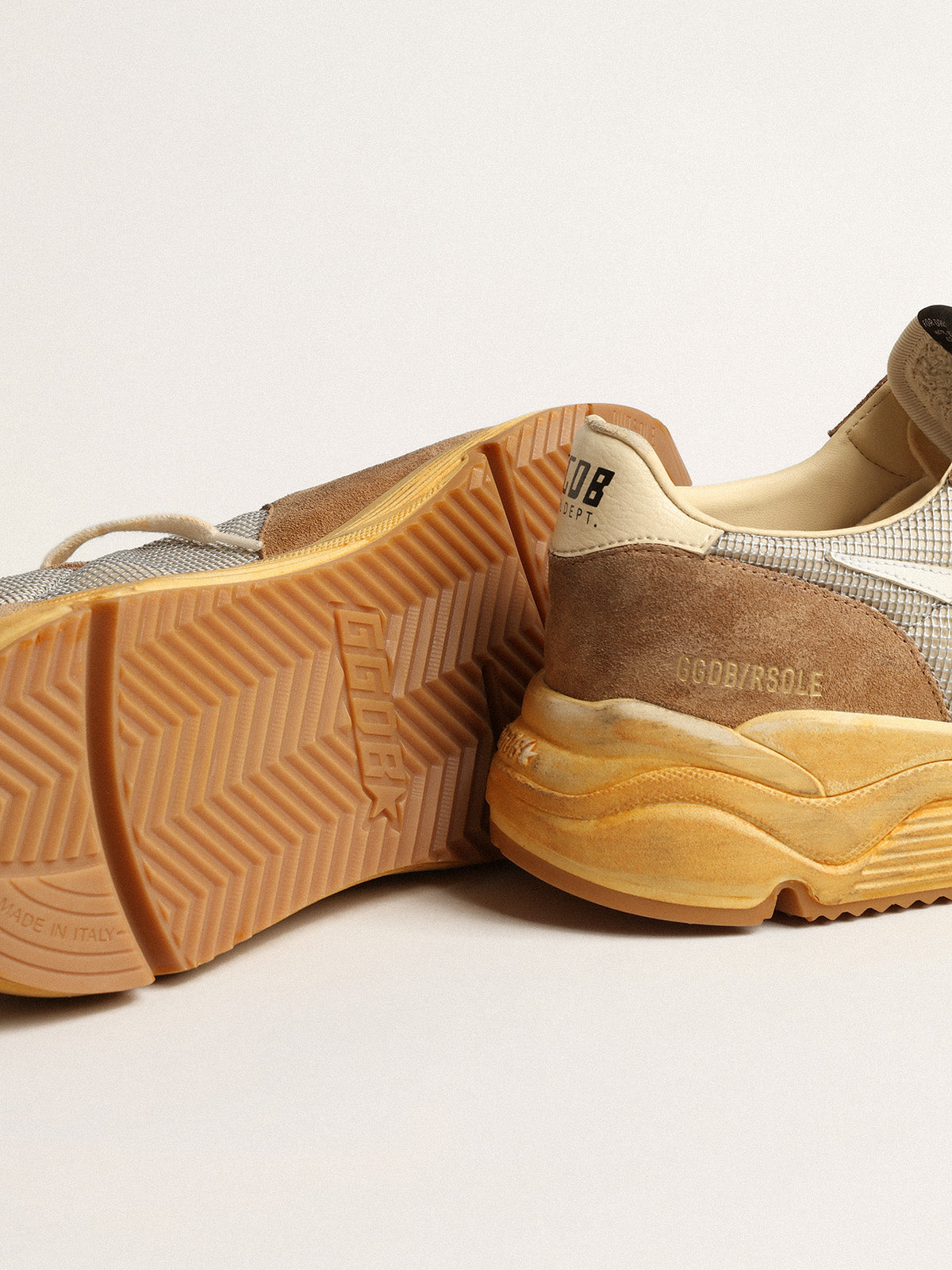 Running Sole in silver mesh and tobacco suede with a white star| Golden Goose
