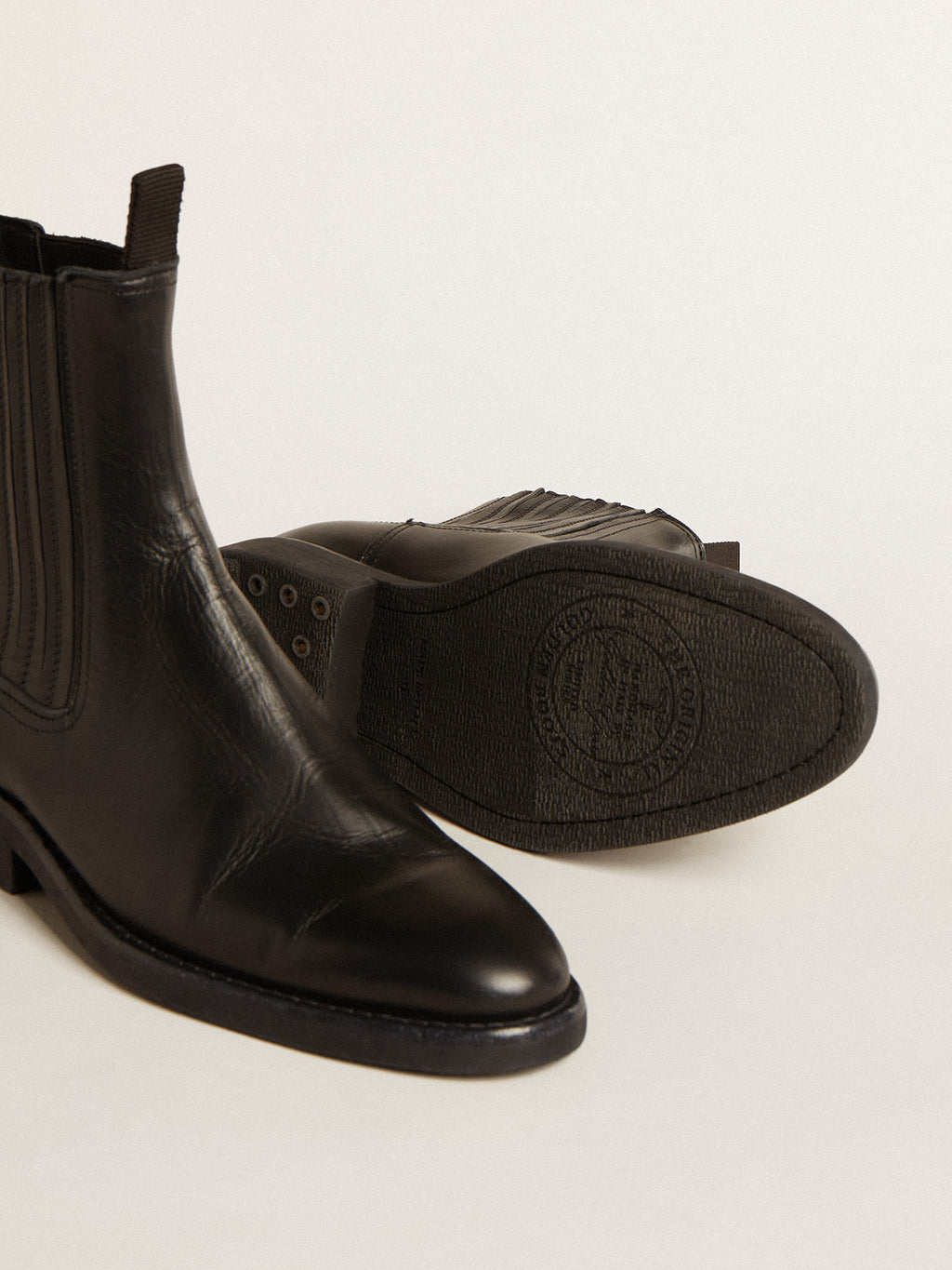 Women's Chelsea boots in black leather| Golden Goose