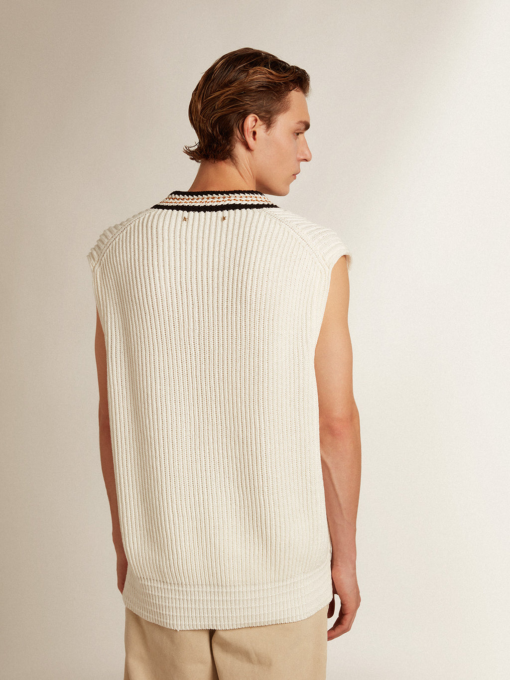 V-neck vest in papyrus-colored cotton yarn| Golden Goose