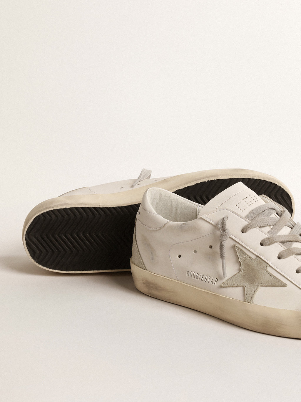 Women's bio-based Super-Star with ice-gray suede star| Golden Goose