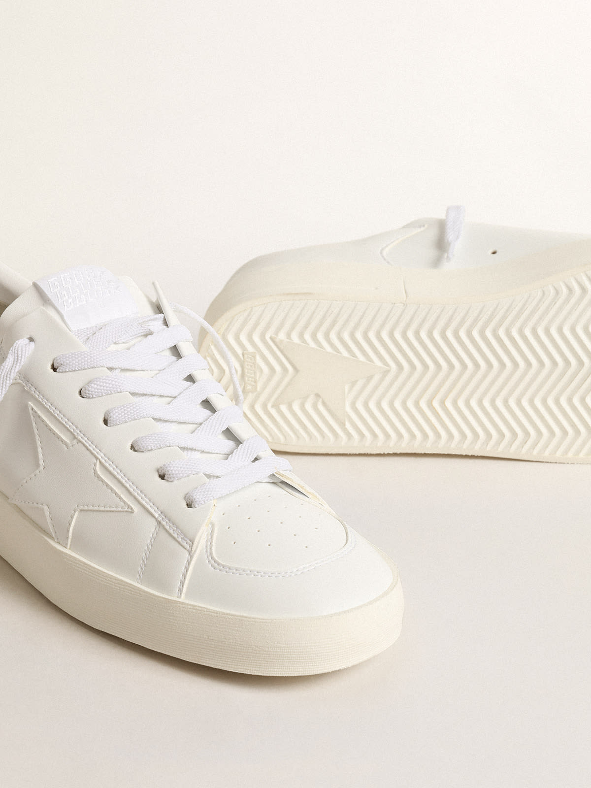 Women's bio-based Stardan with white star and heel tab| Golden Goose