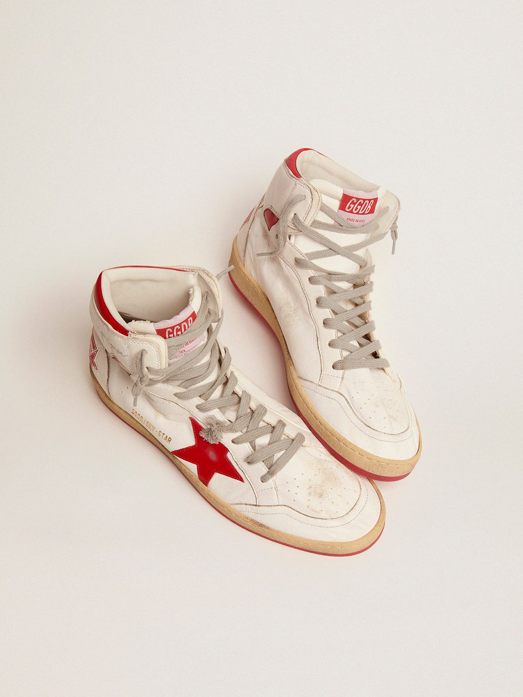 Men's Sky-Star with signature on the ankle and red inserts| Golden Goose