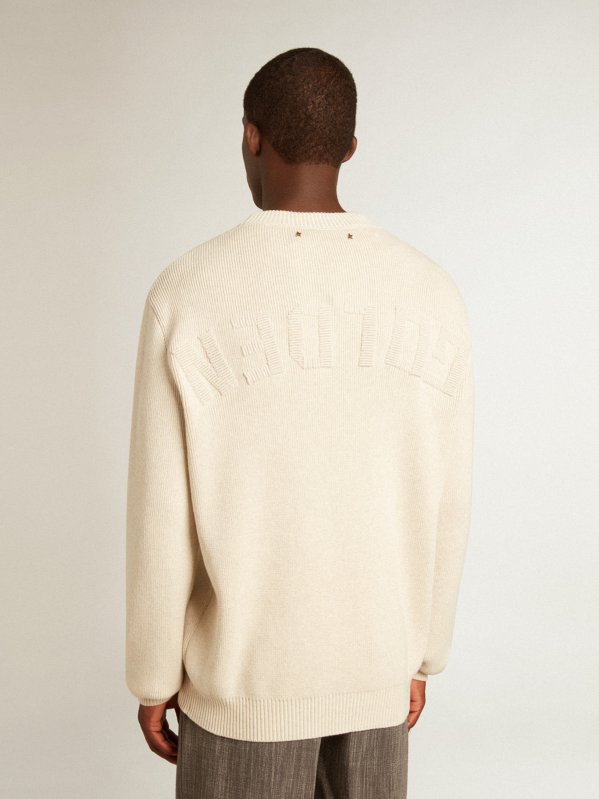 Men's round-neck sweater in panama-colored cotton with logo on the back| Golden Goose