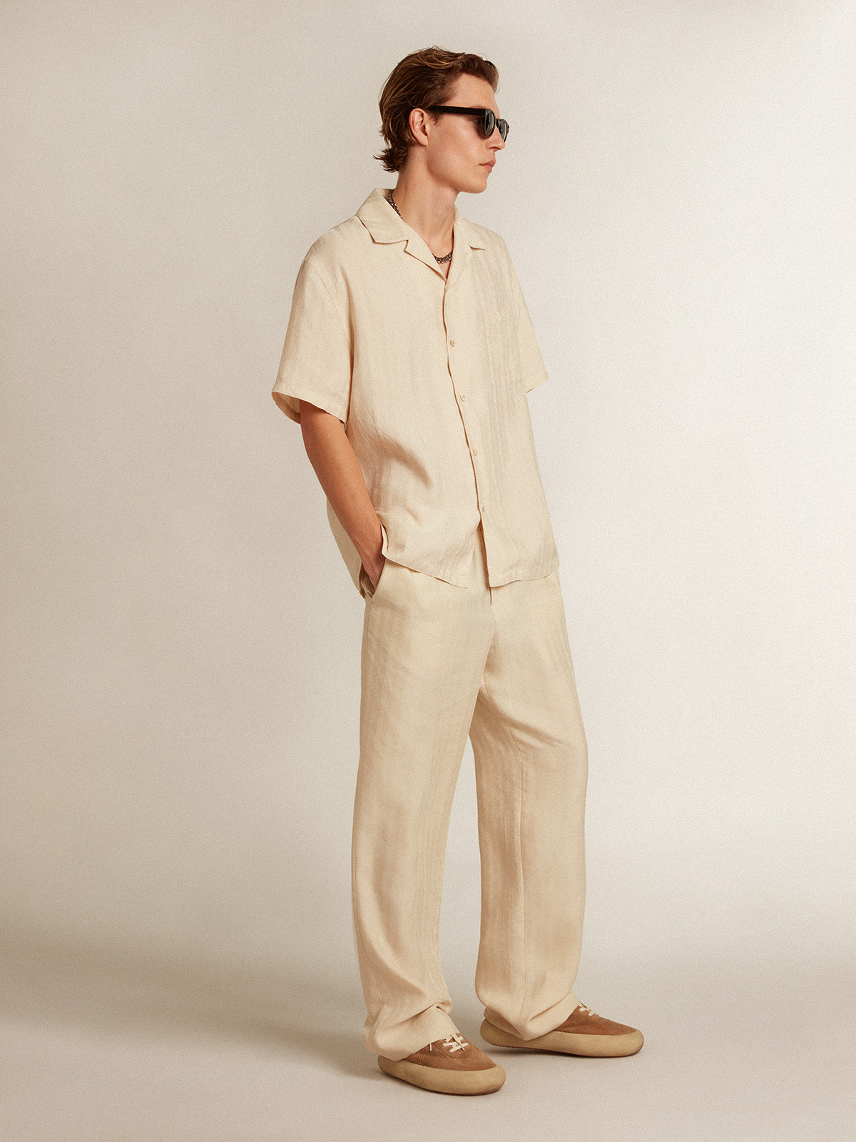 Short-sleeved shirt in parchment-colored linen| Golden Goose
