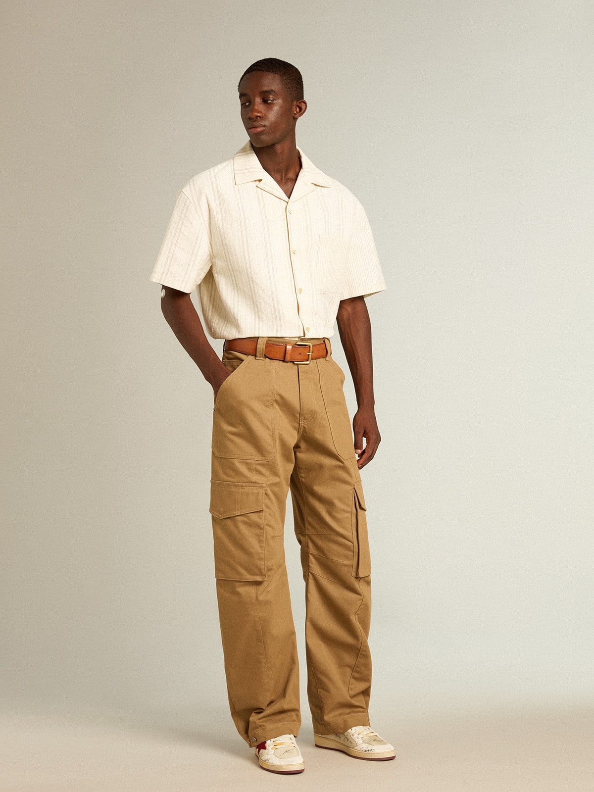 Men's short-sleeved shirt in ecru-colored cotton| Golden Goose