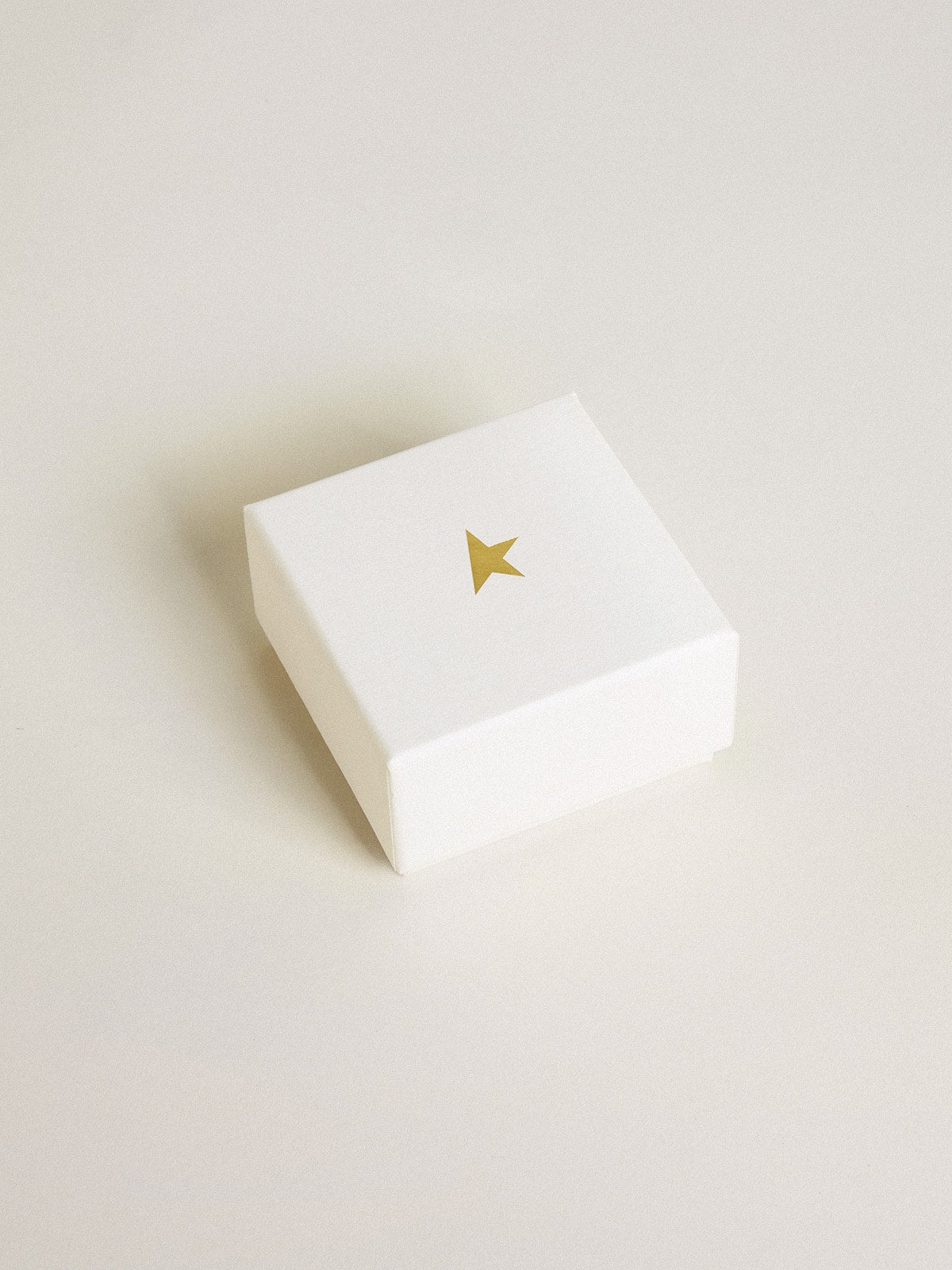 Letter B charm in gold-colored brass with crystals| Golden Goose
