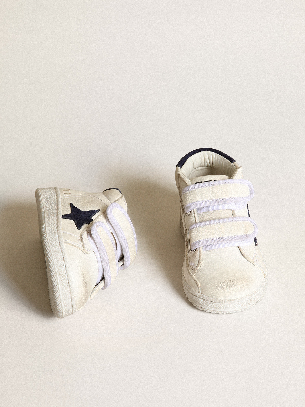 June in nappa leather with dark blue suede star and heel tab| Golden Goose