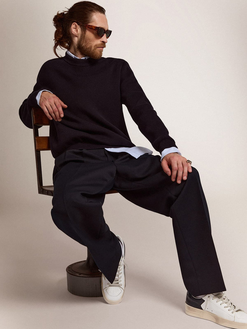 Men's round-neck sweater in dark blue cotton with logo| Golden Goose