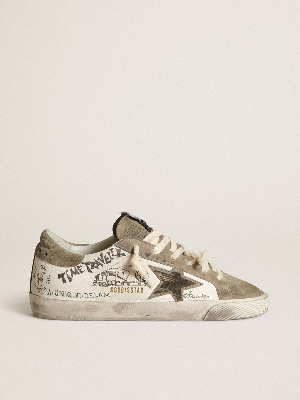 Super-Star in nappa with gray star and heel tab and black lettering| Golden Goose