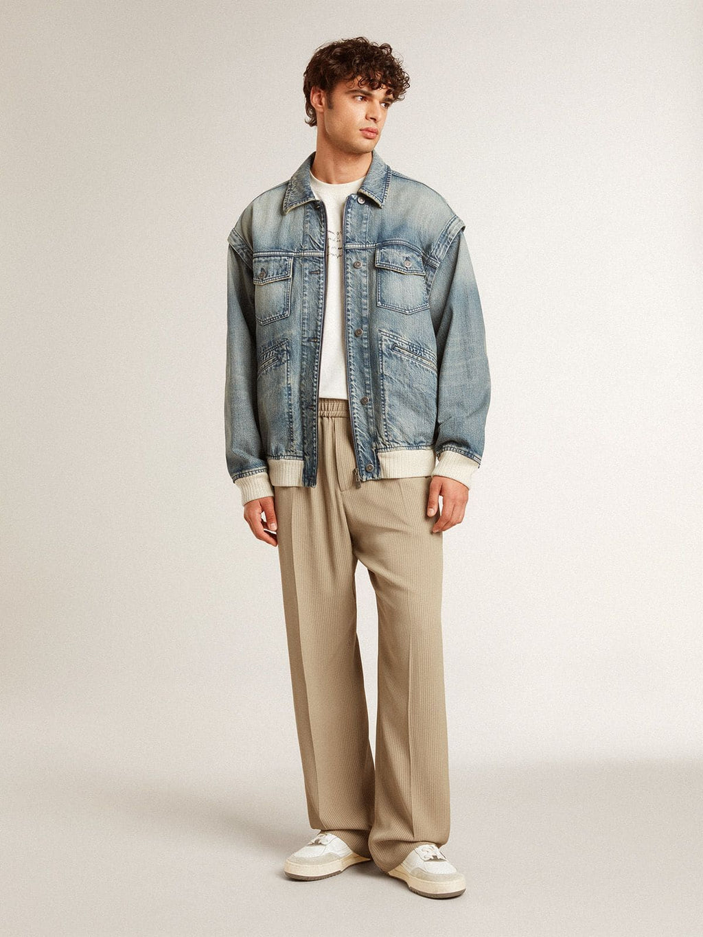 Men's Forty2 with pink star and white leather heel tab| Golden Goose