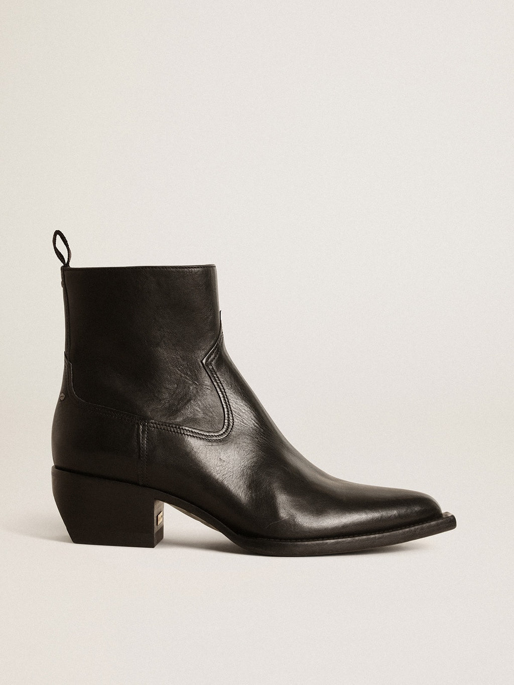 Men's low Debbie boots in black leather| Golden Goose