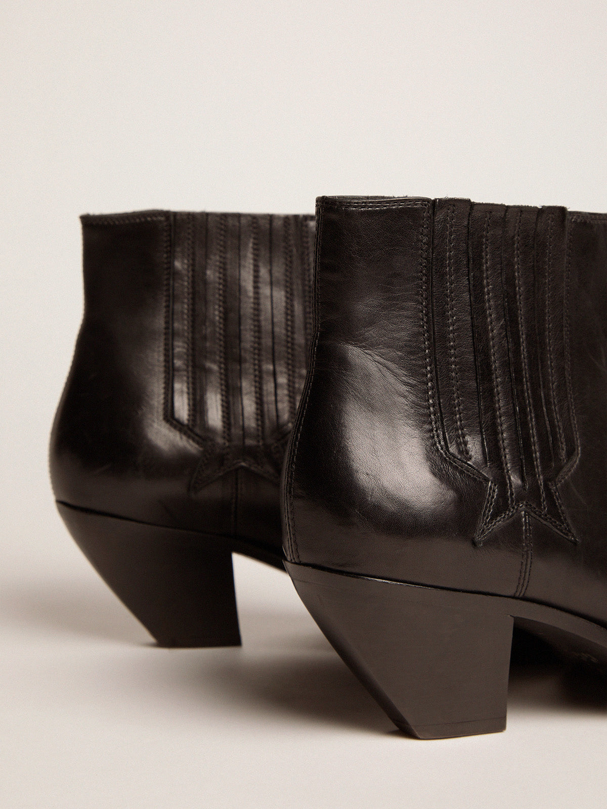 Women's Sunset boots in black leather| Golden Goose