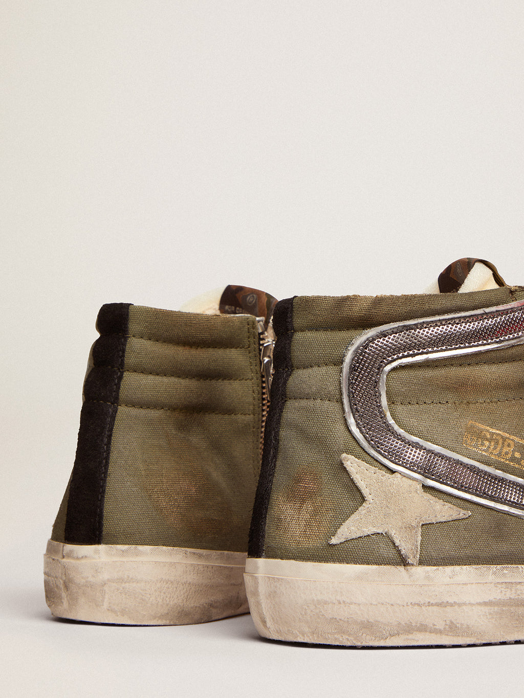 Slide Penstar in army green canvas with an ice-colored star| Golden Goose