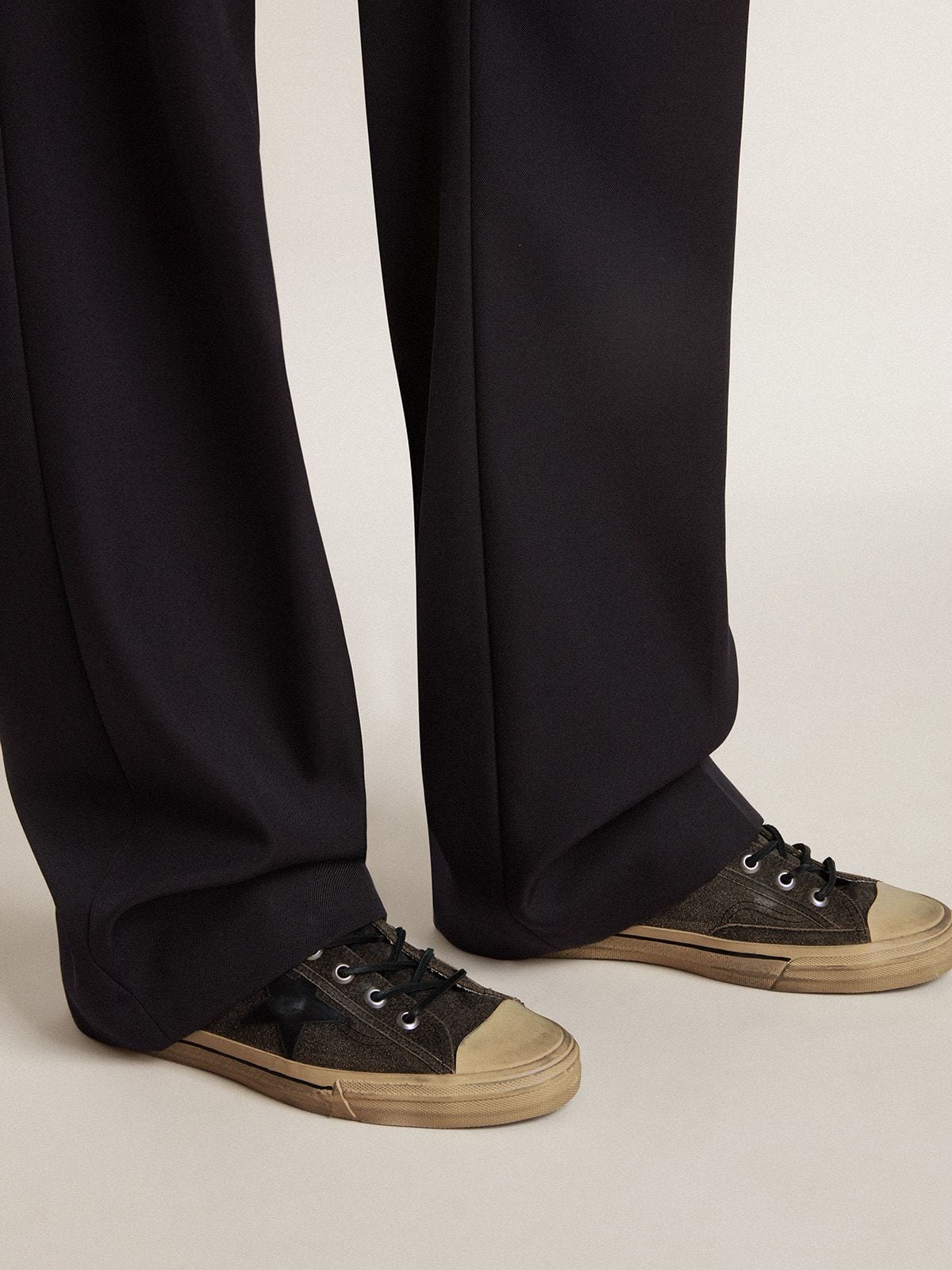 Men's V-Star in black suede with black leather star| Golden Goose