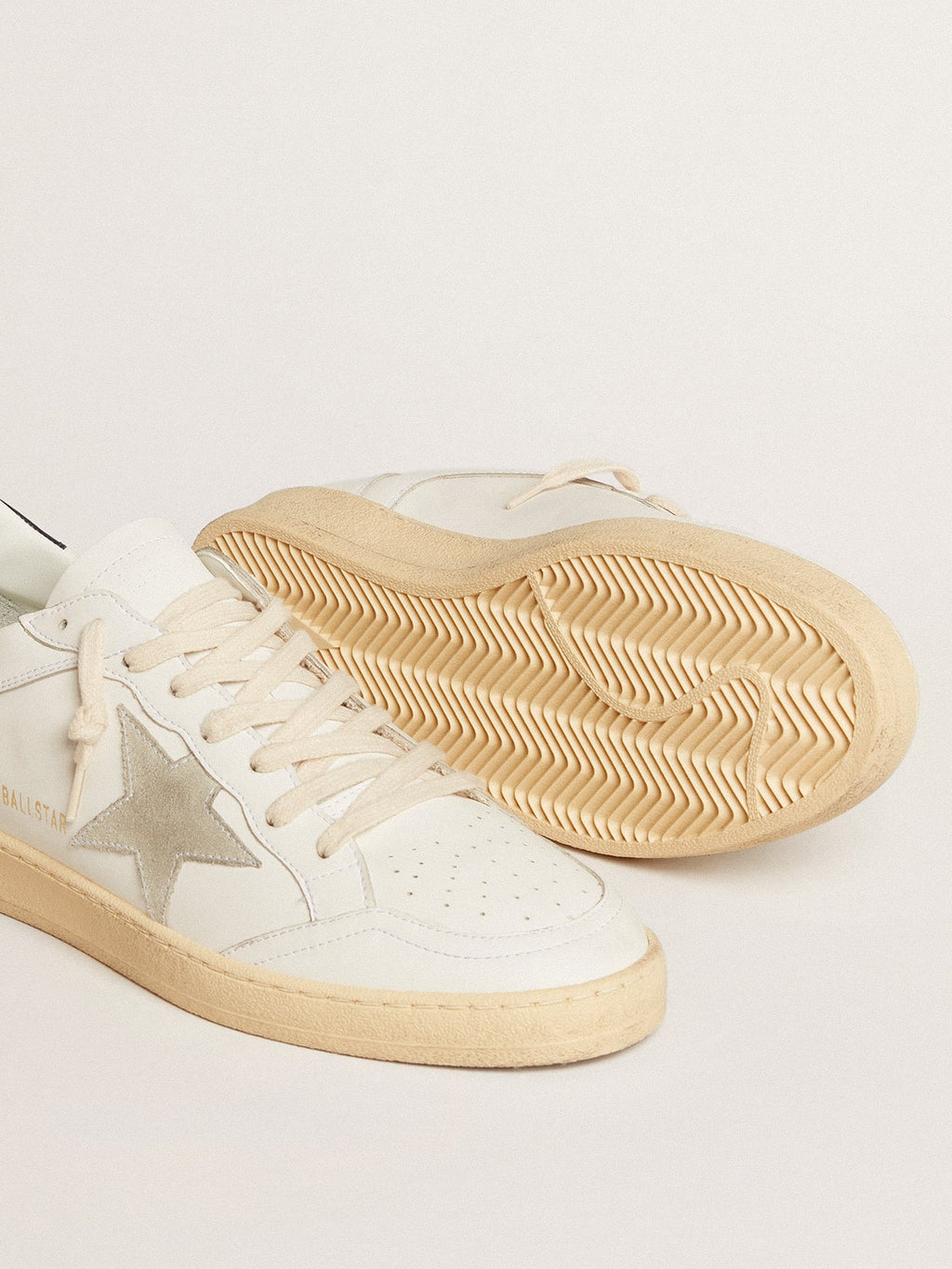 Ball Star with ice-gray suede star and blue leather heel tab| Golden Goose