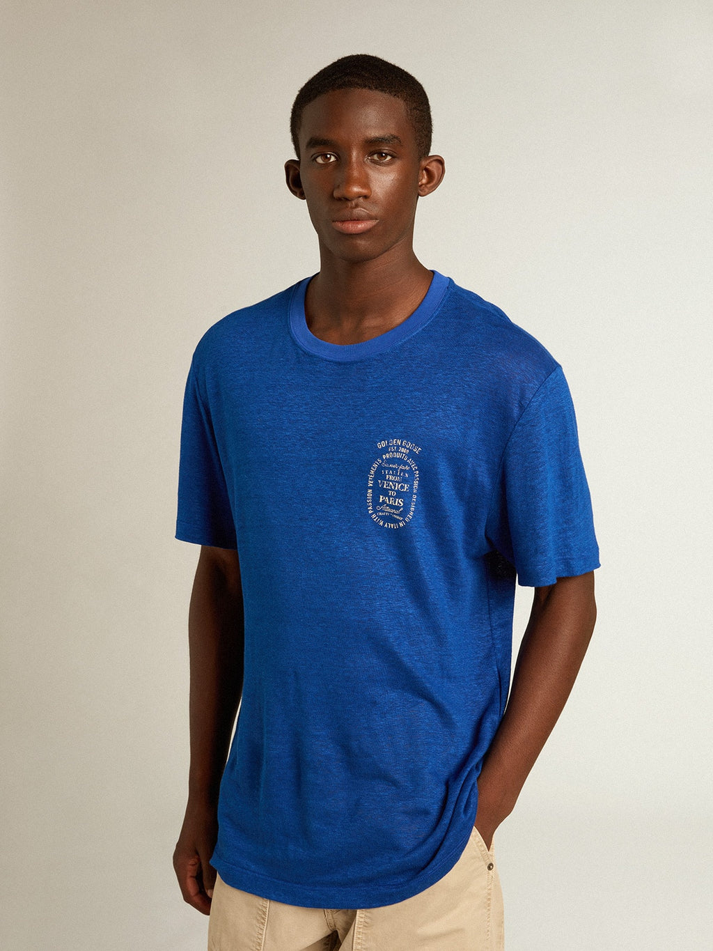 Men's blue-colored linen T-shirt with print on the chest| Golden Goose