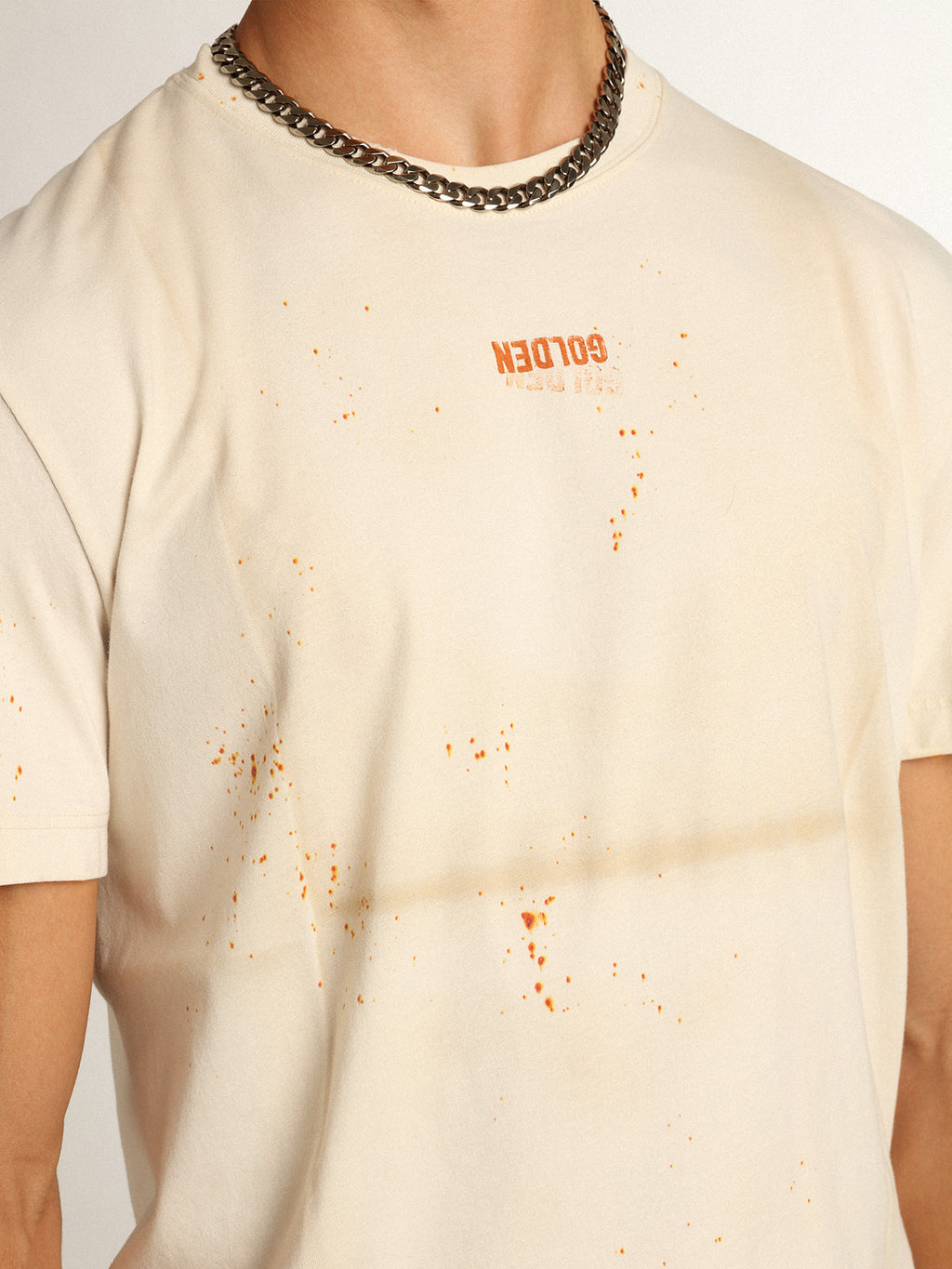 Men's bone white T-shirt with lettering and distressed details| Golden Goose