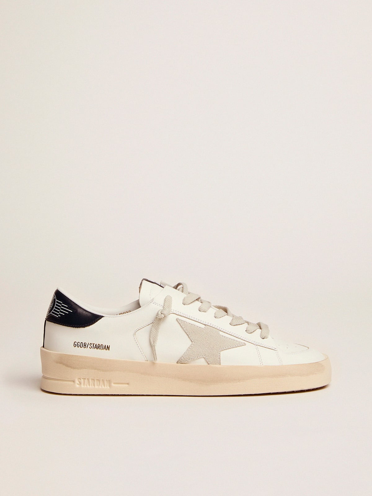 Men's Stardan with star in ice-gray suede and blu-navy heel tab| Golden Goose