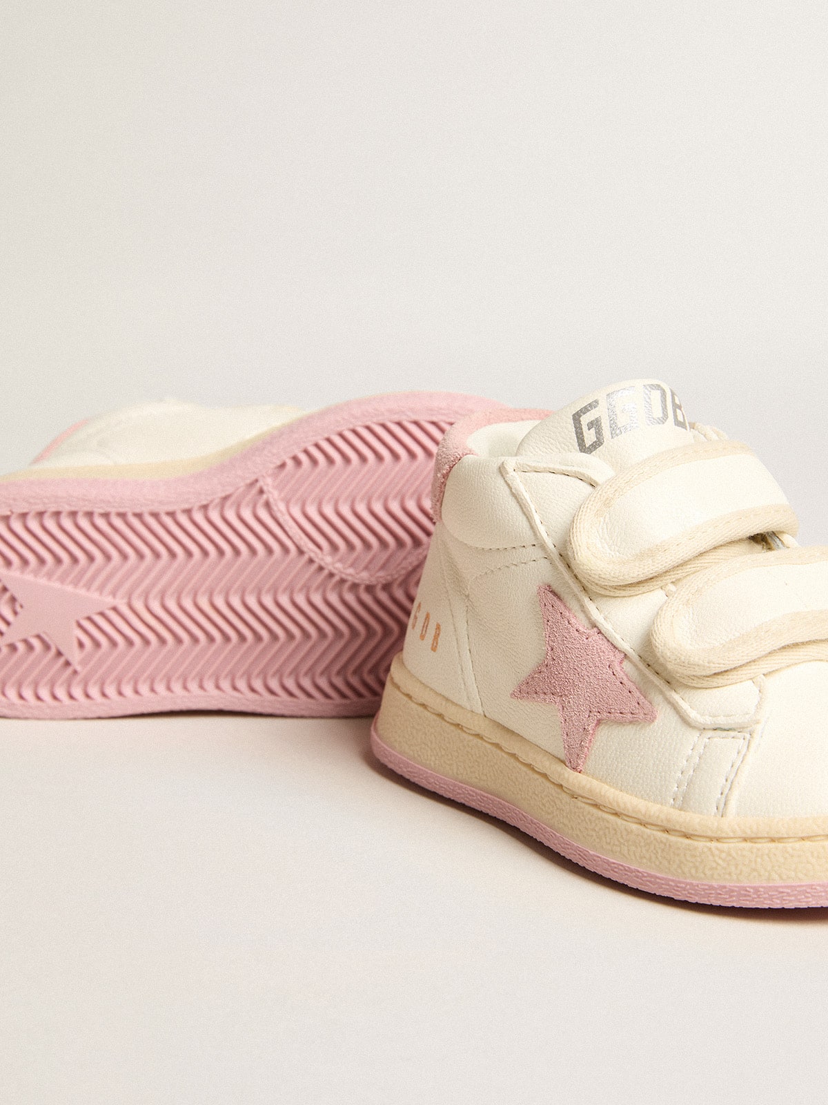 June Junior in nappa leather with old rose suede star and heel tab| Golden Goose