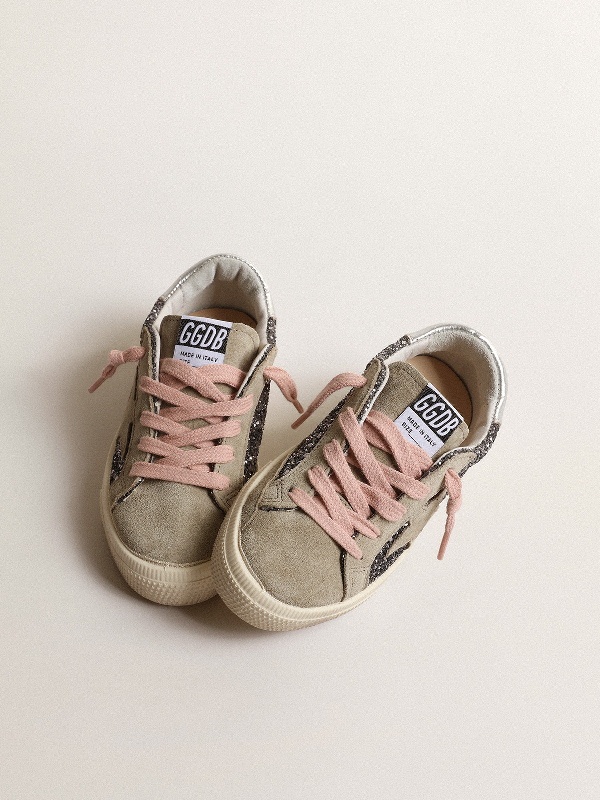 May Junior in anthracite-gray glitter with dove-gray suede star| Golden Goose
