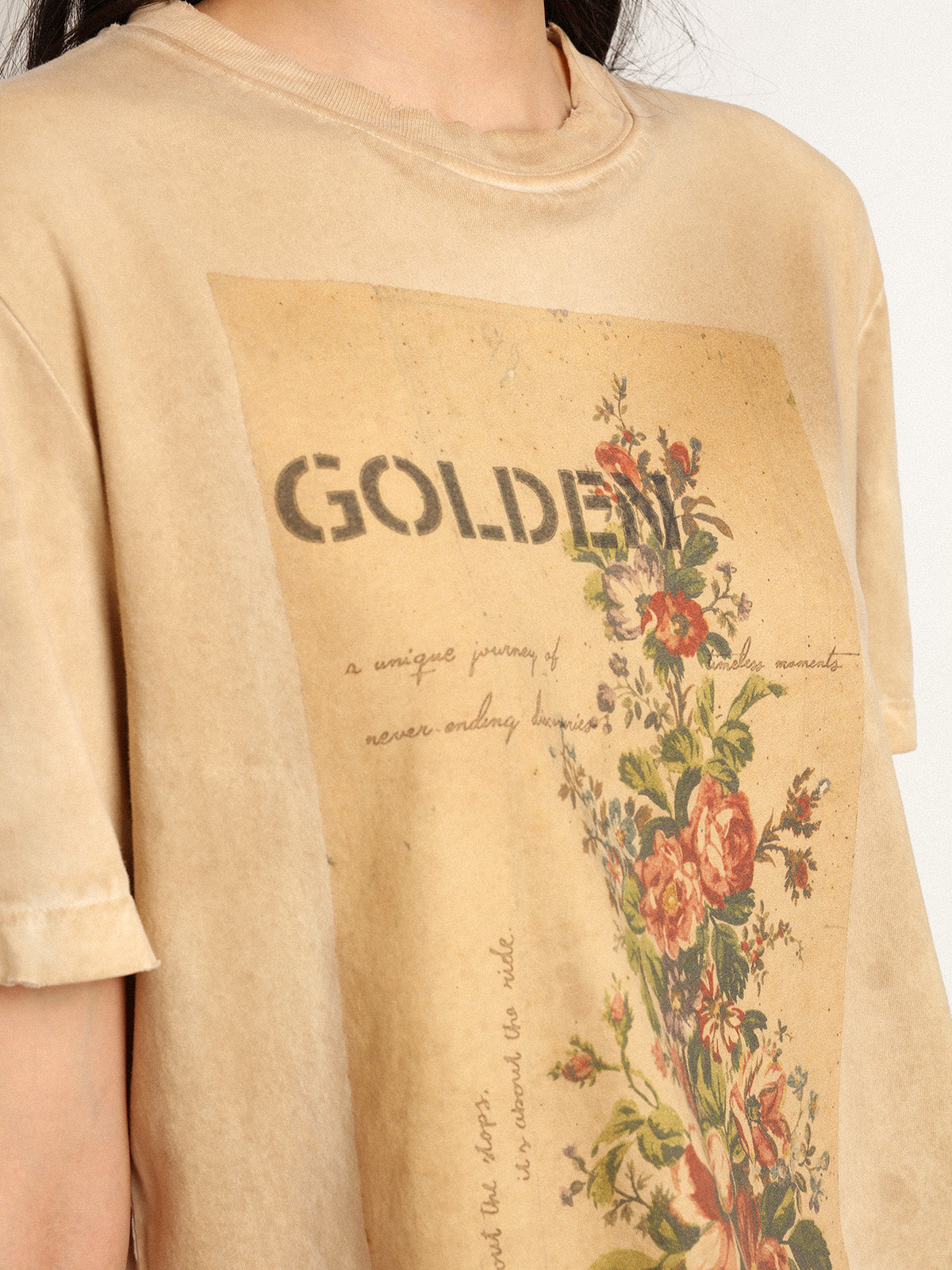 Women's bone white T-shirt with floral print| Golden Goose